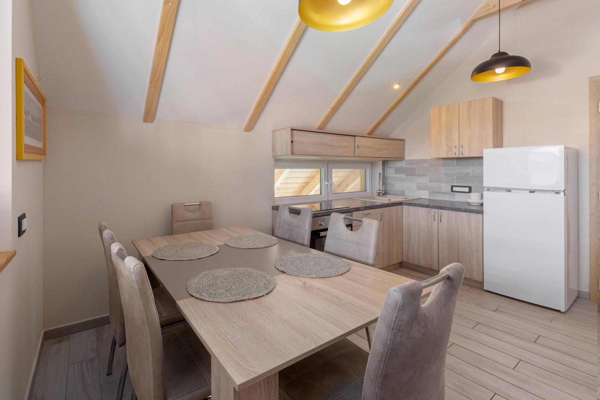 Resort Pri Hrastu Камник Екстериор снимка