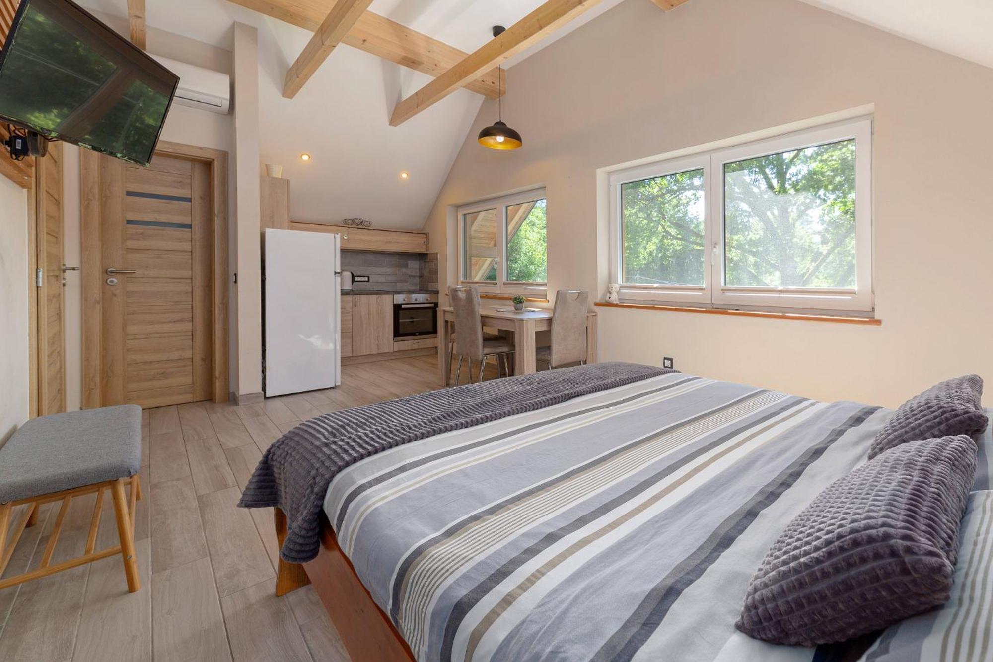 Resort Pri Hrastu Камник Екстериор снимка